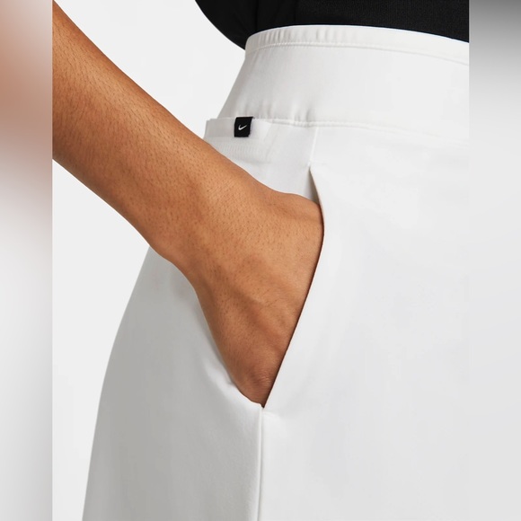 NIKE Dri-FIT UV Ace Women's Golf Skirt - Picture 2 of 15